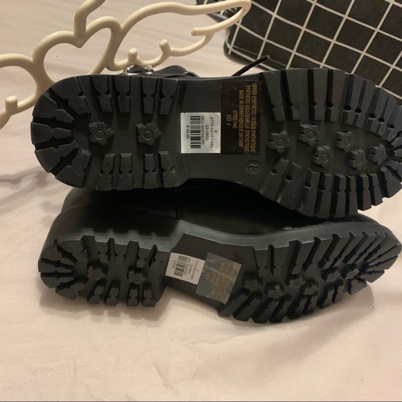 (Runs small) Black Boots - Picture 9 of 9